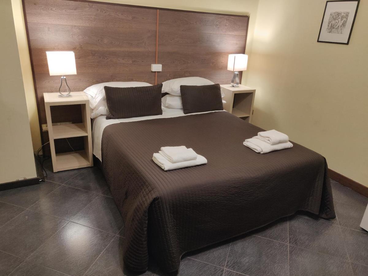 Hotel Il Rustichello Lonato del Garda Exterior foto