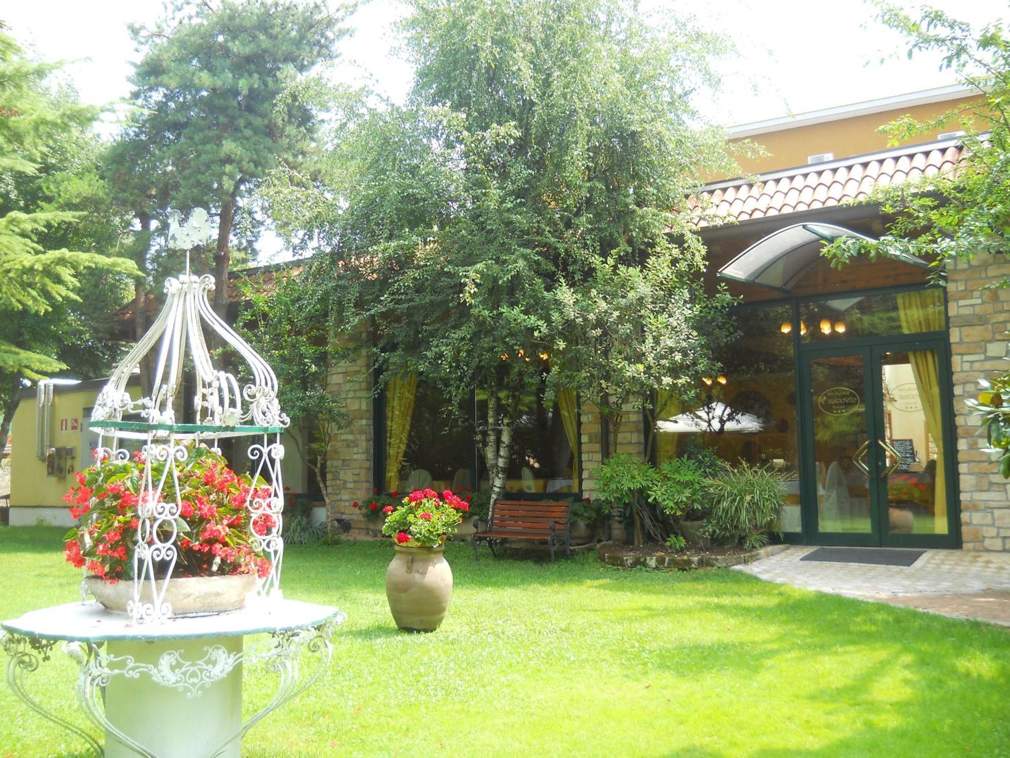 Hotel Il Rustichello Lonato del Garda Exterior foto