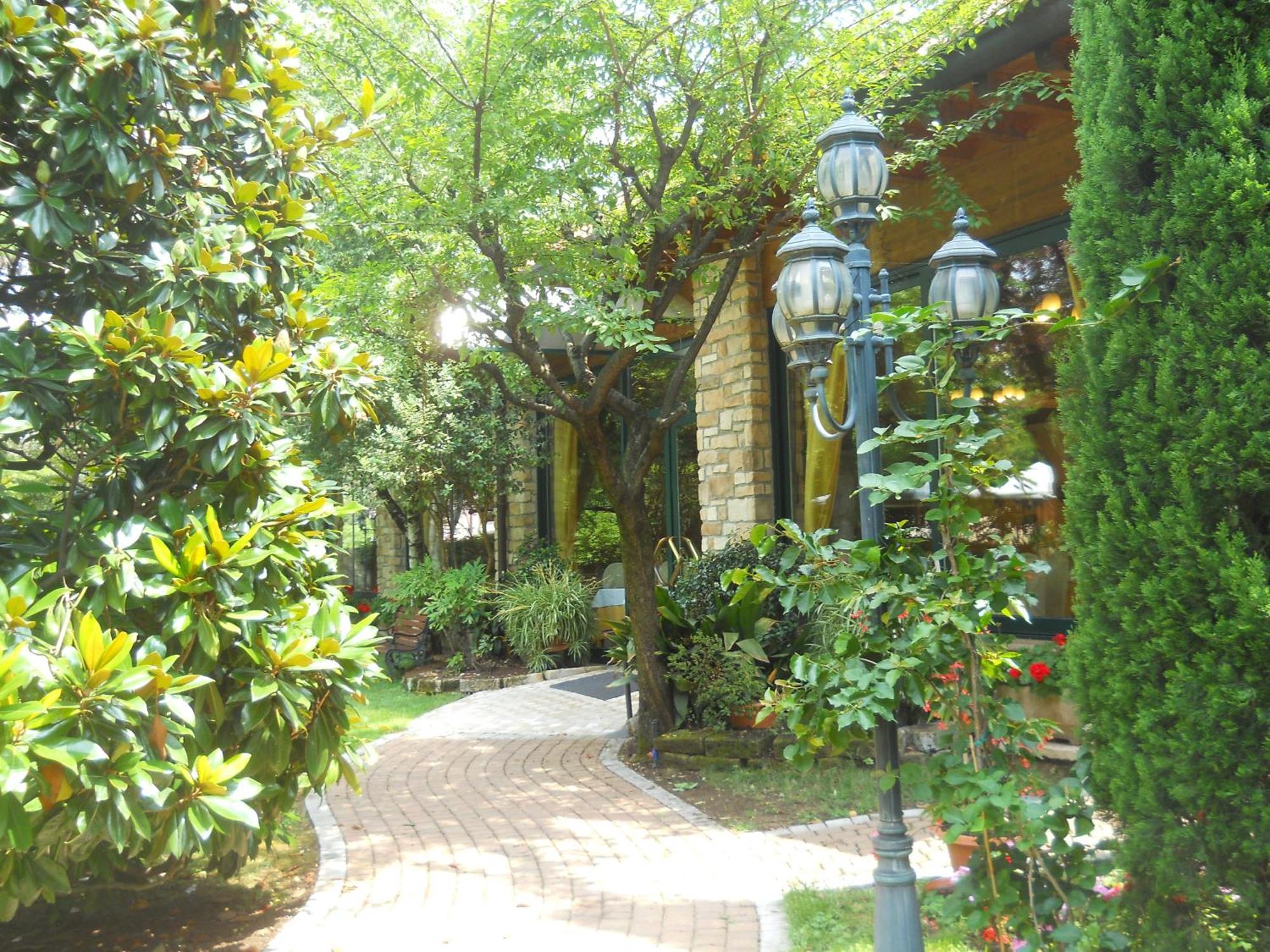 Hotel Il Rustichello Lonato del Garda Exterior foto