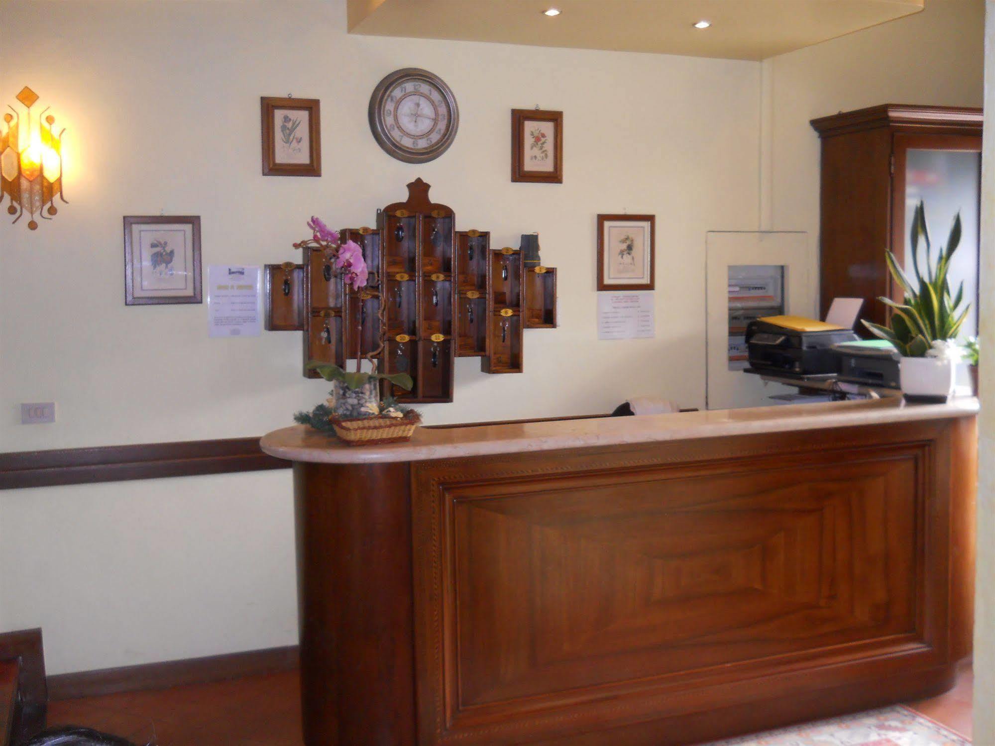 Hotel Il Rustichello Lonato del Garda Exterior foto