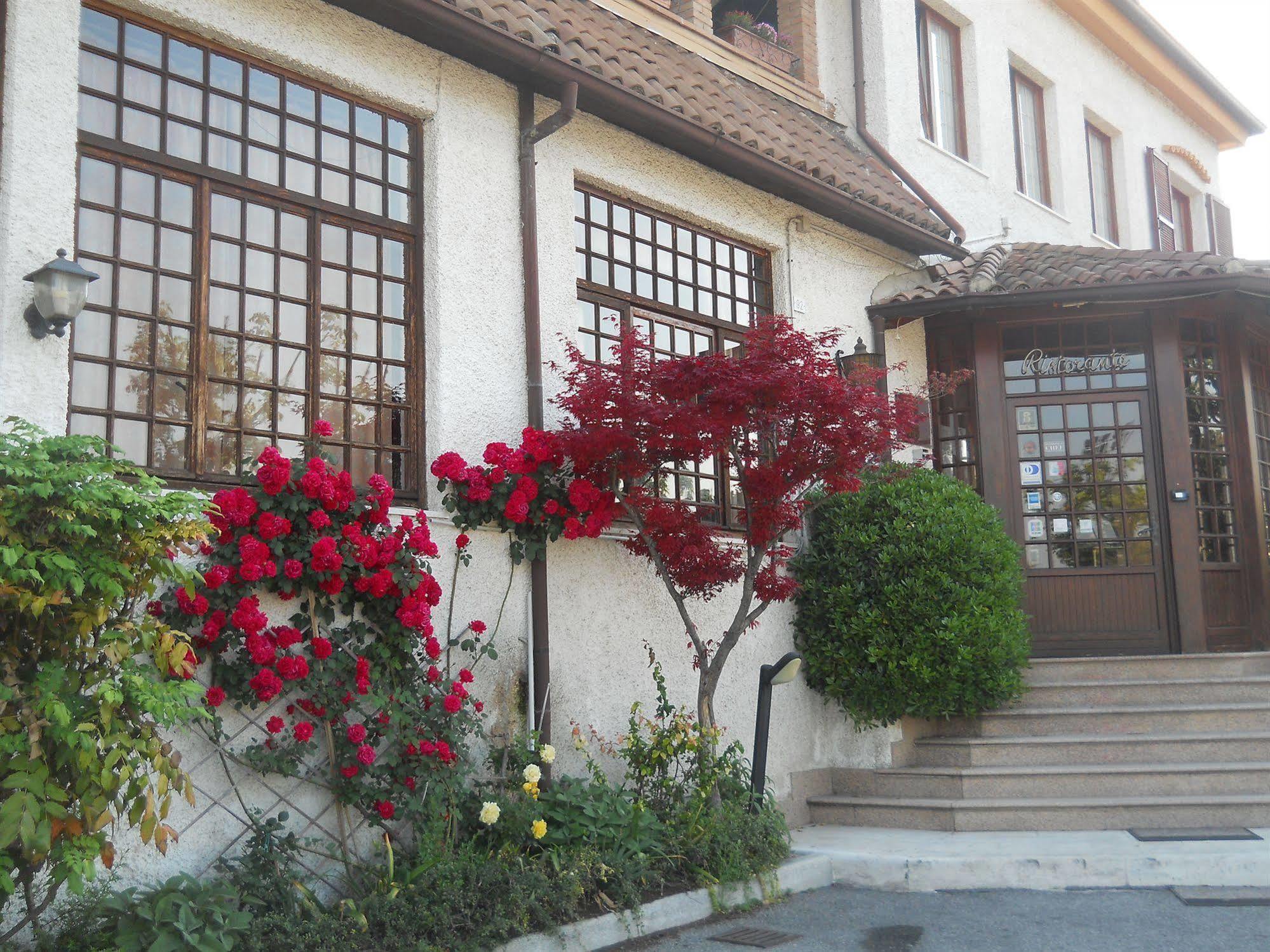 Hotel Il Rustichello Lonato del Garda Exterior foto